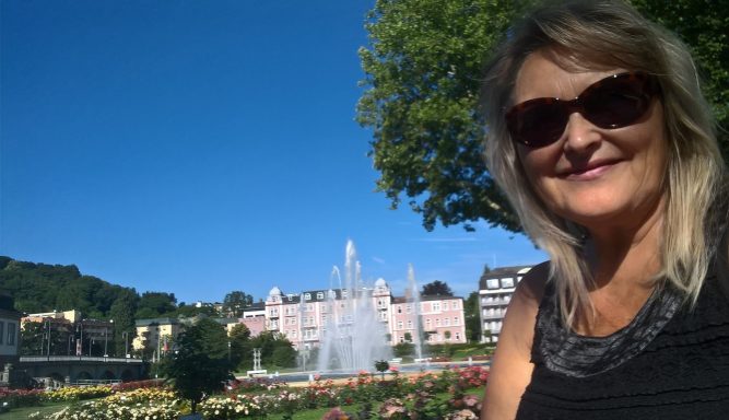 Morgentau im Rosengarten 